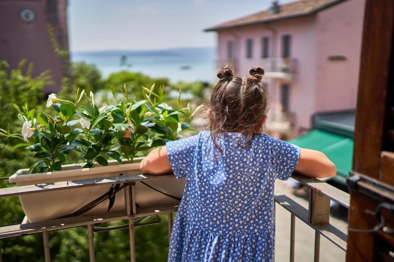 Porto Valentino Apartment Σιρμιόνε Εξωτερικό φωτογραφία